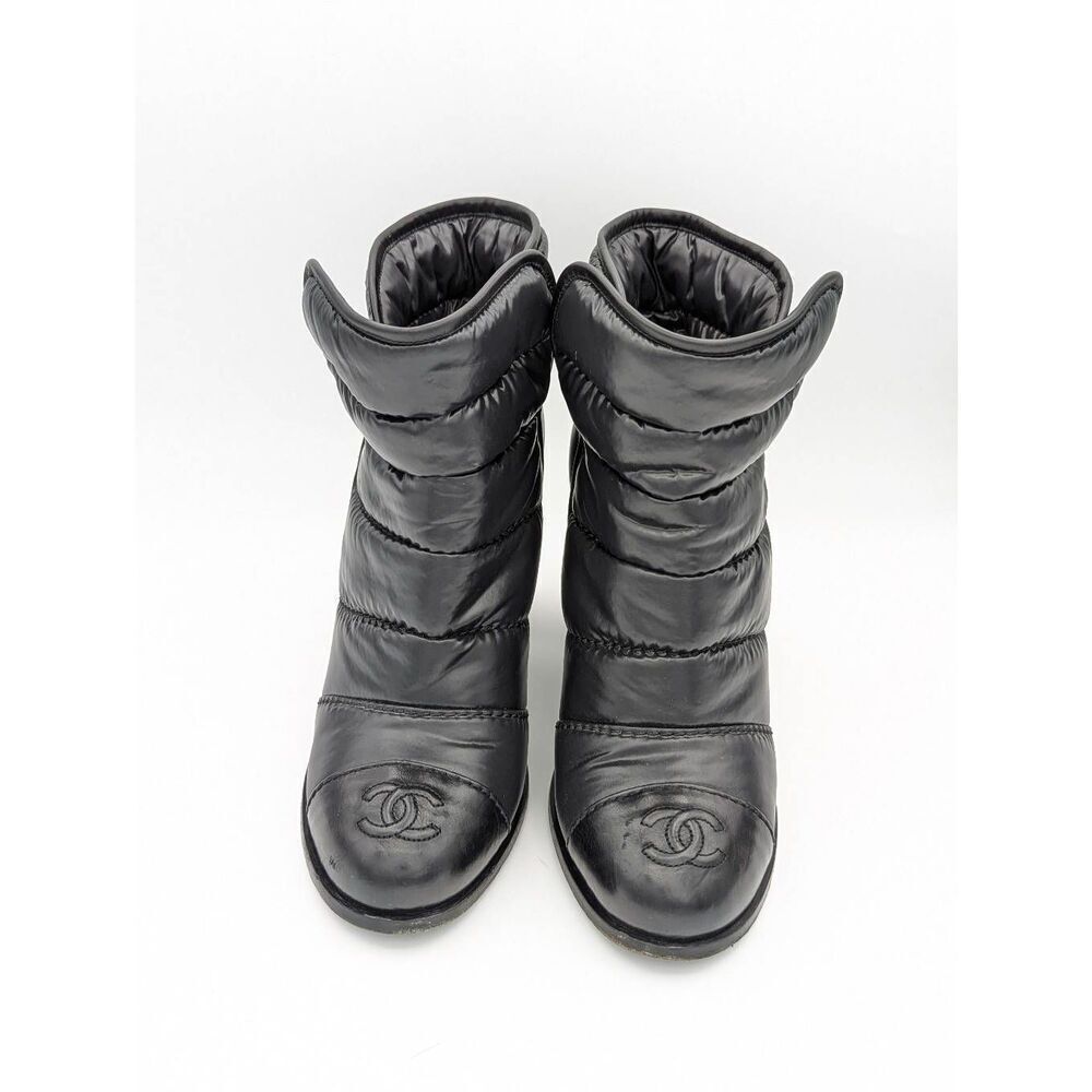 Chanel interlocking CC puffer ankle boots 38.5